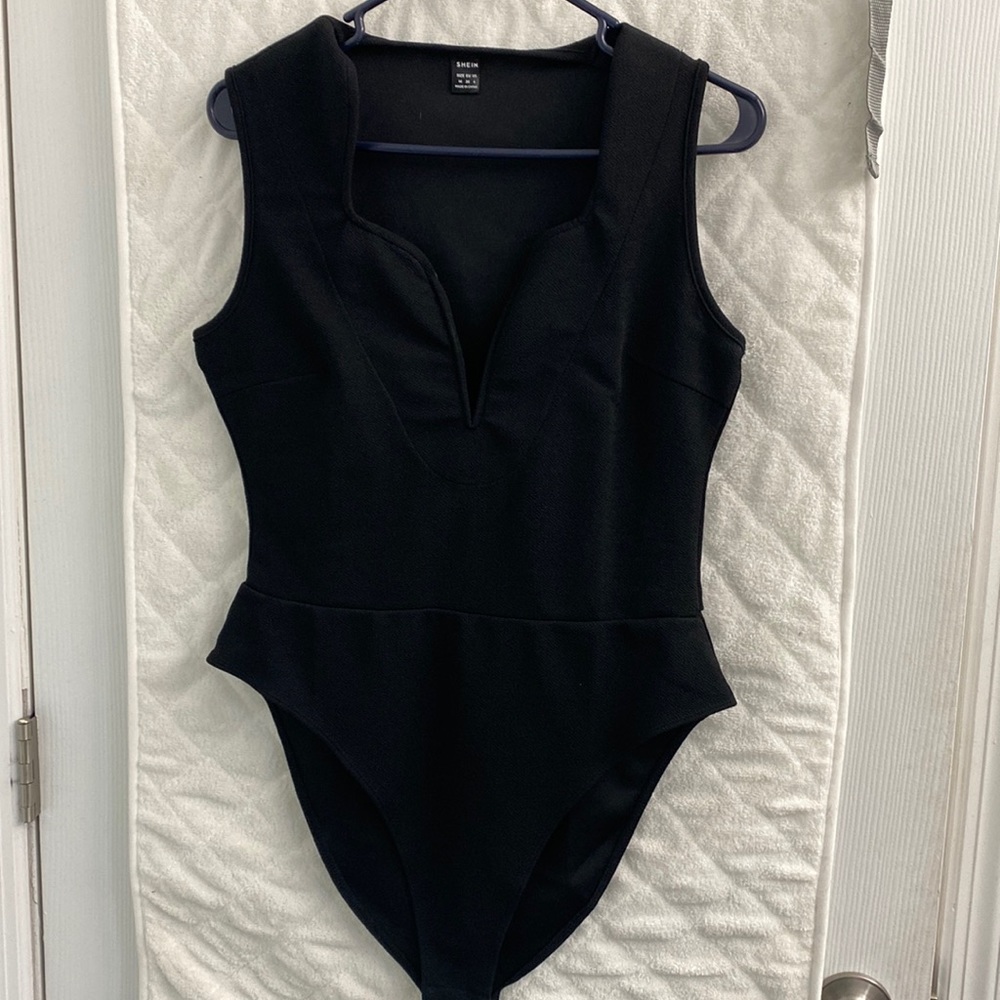 SHEIN scallop bodysuit size medium